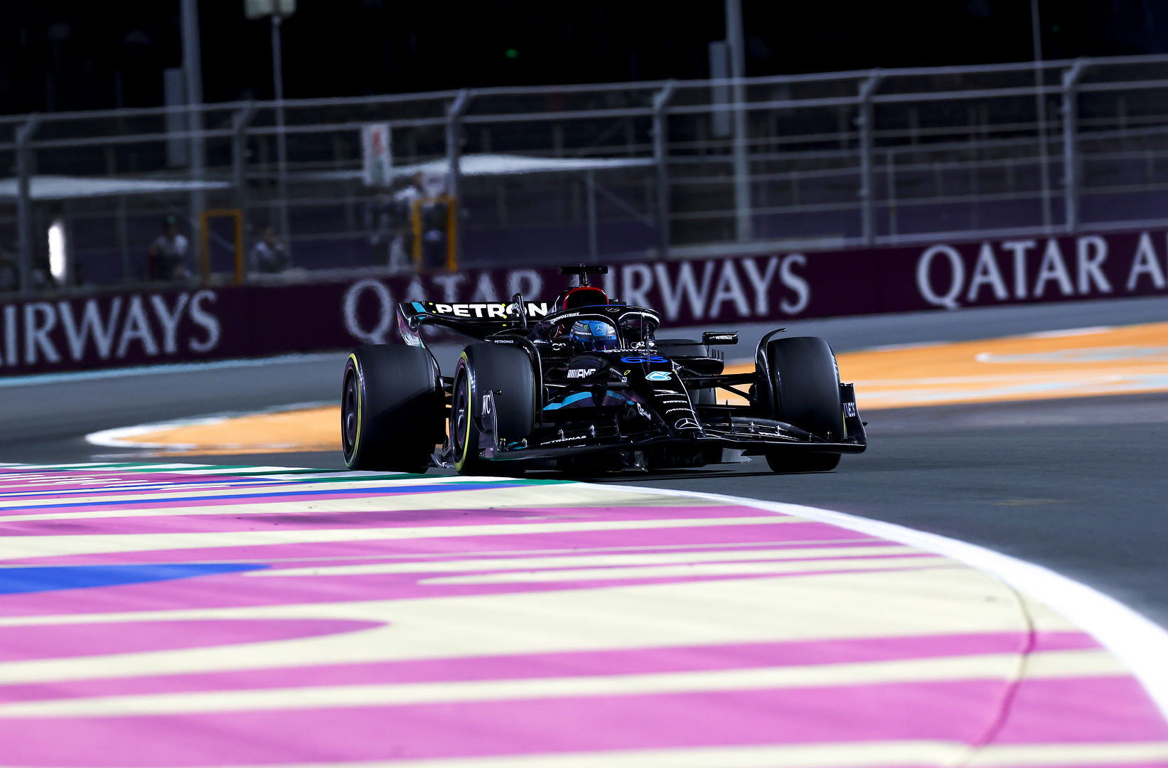 Mercedes et le Grand Prix d'Arabie Saoudite : Une histoire de défis et de performances