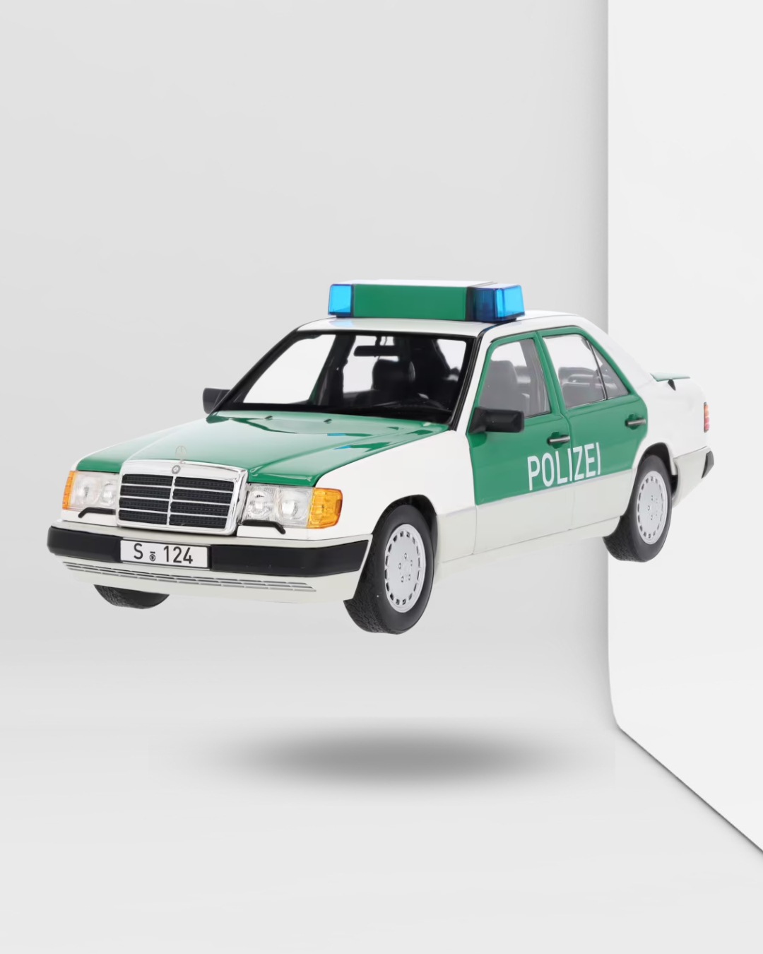 230 E W 124 (1989-1993), Berline, Police