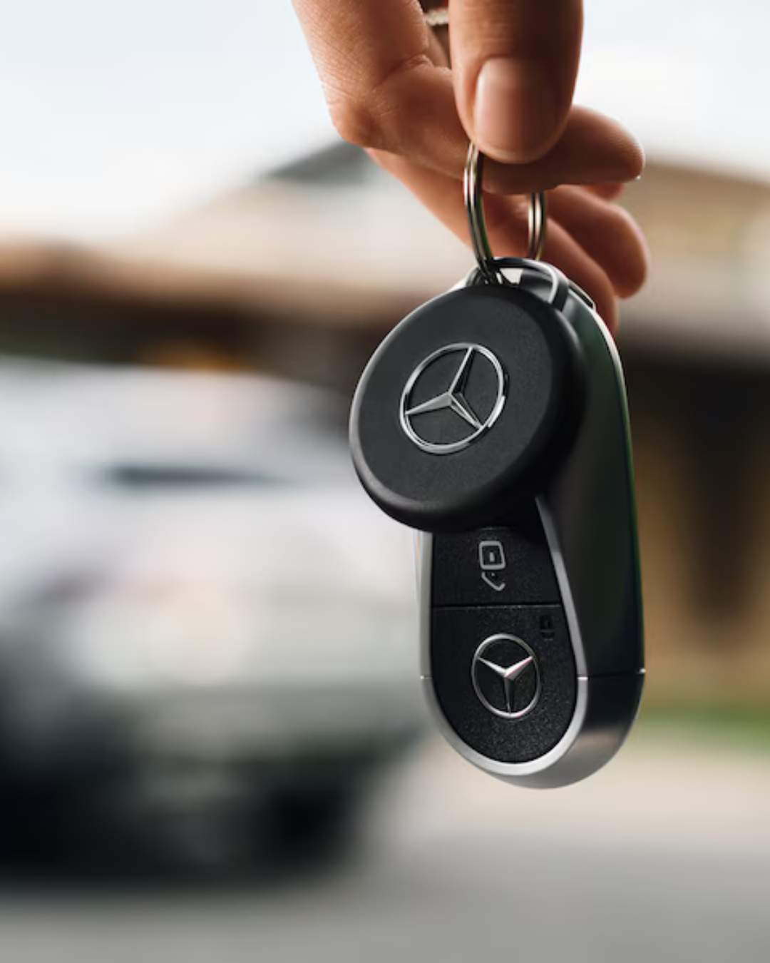 Mercedes-Benz, Chipolo loop tracking tag
