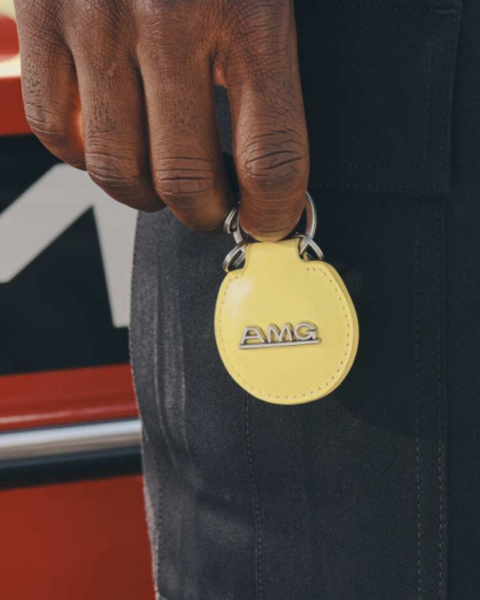 Porte-clés Mercedes Typographie AMG GT Carbone Liseré Jaune Mercedes-Benz B66953339 - Foto 4
